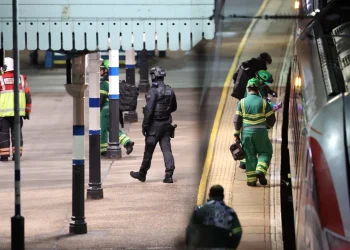 Zwei Festnahmen: In Zug bei London werden mehrere Personen erstochen