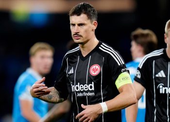 Die italienische Eintracht Frankfurt kühlt das Maradona-Stadion ab | hessenschau.de