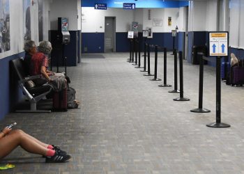 USA – Shutdown führt zu Hunderten Flugausfällen