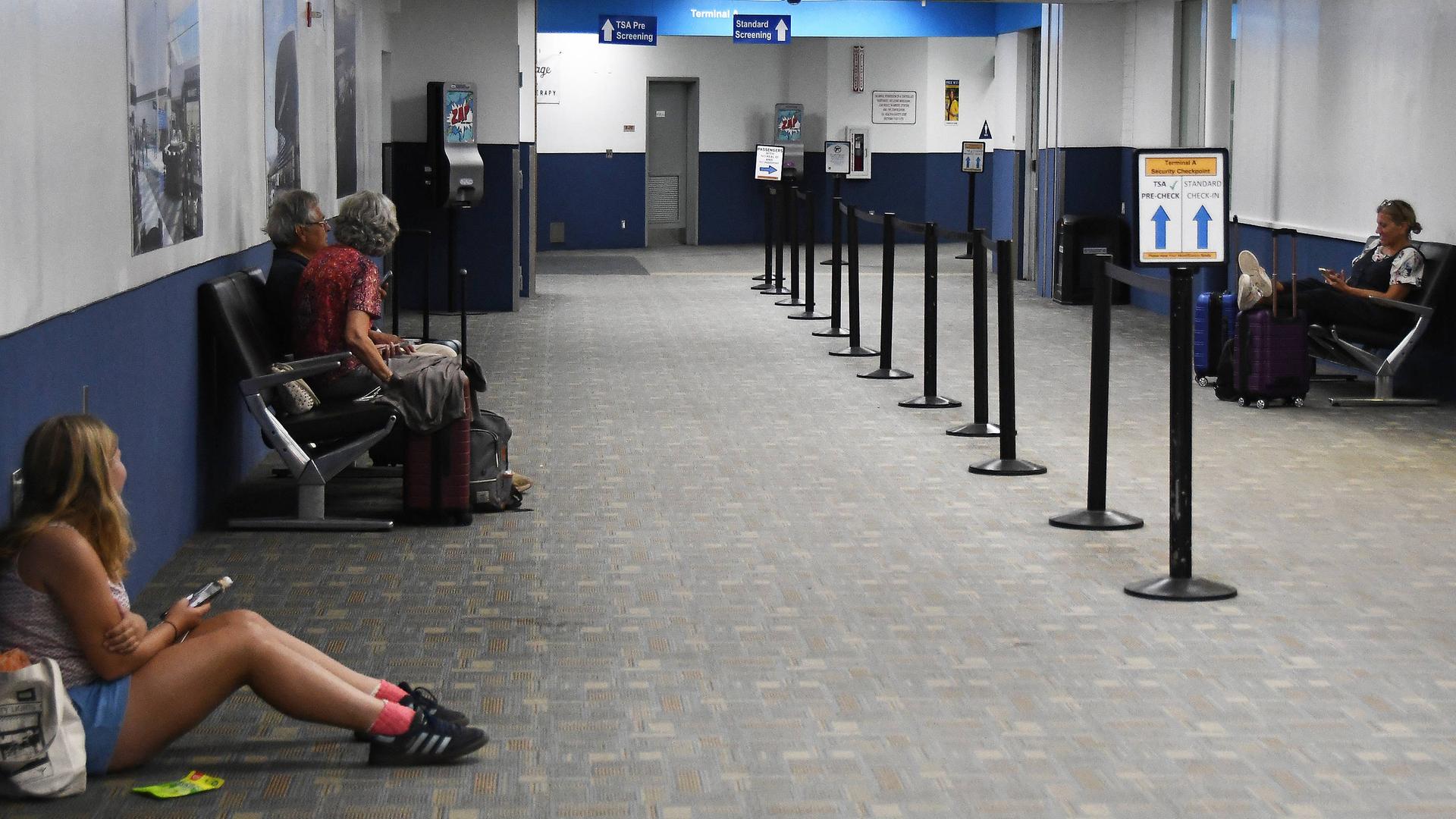 USA – Shutdown führt zu Hunderten Flugausfällen