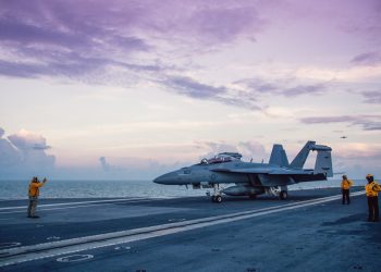 2 Unfälle in 30 Minuten: Was ist auf der USS Nimitz schief gelaufen?