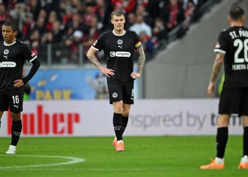 Der FC St. Pauli kassierte beim SC Freiburg die siebte Bundesliga-Niederlage in Folge