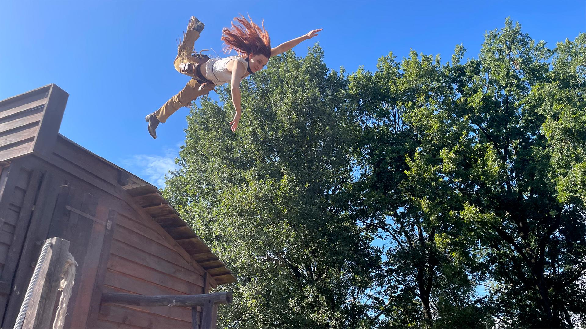 Stuntfrau statt Lehrerin: Meike Sprankel liebt es, von Gebäuden zu springen