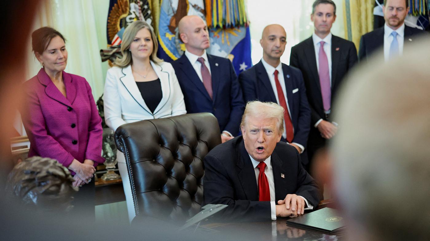 Mann bricht während Trumps Abnehmrede zusammen