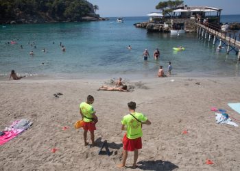 Leiche einer Frau am Strand von Camp de Mar auf Mallorca entdeckt