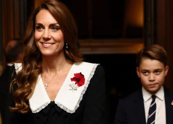 Prinz George plötzlich groß: Ein Gesprächsthema an der Seite seiner Mutter Kate – T-Online