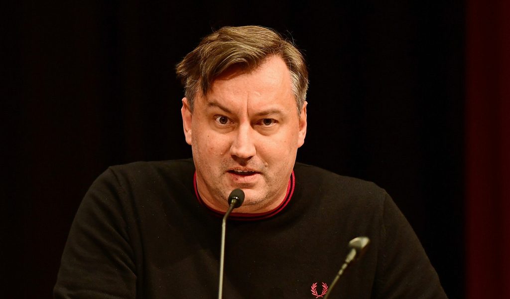 St. Pauli-Aufsichtsrat bestraft Born wegen Angriffen auf Irvine